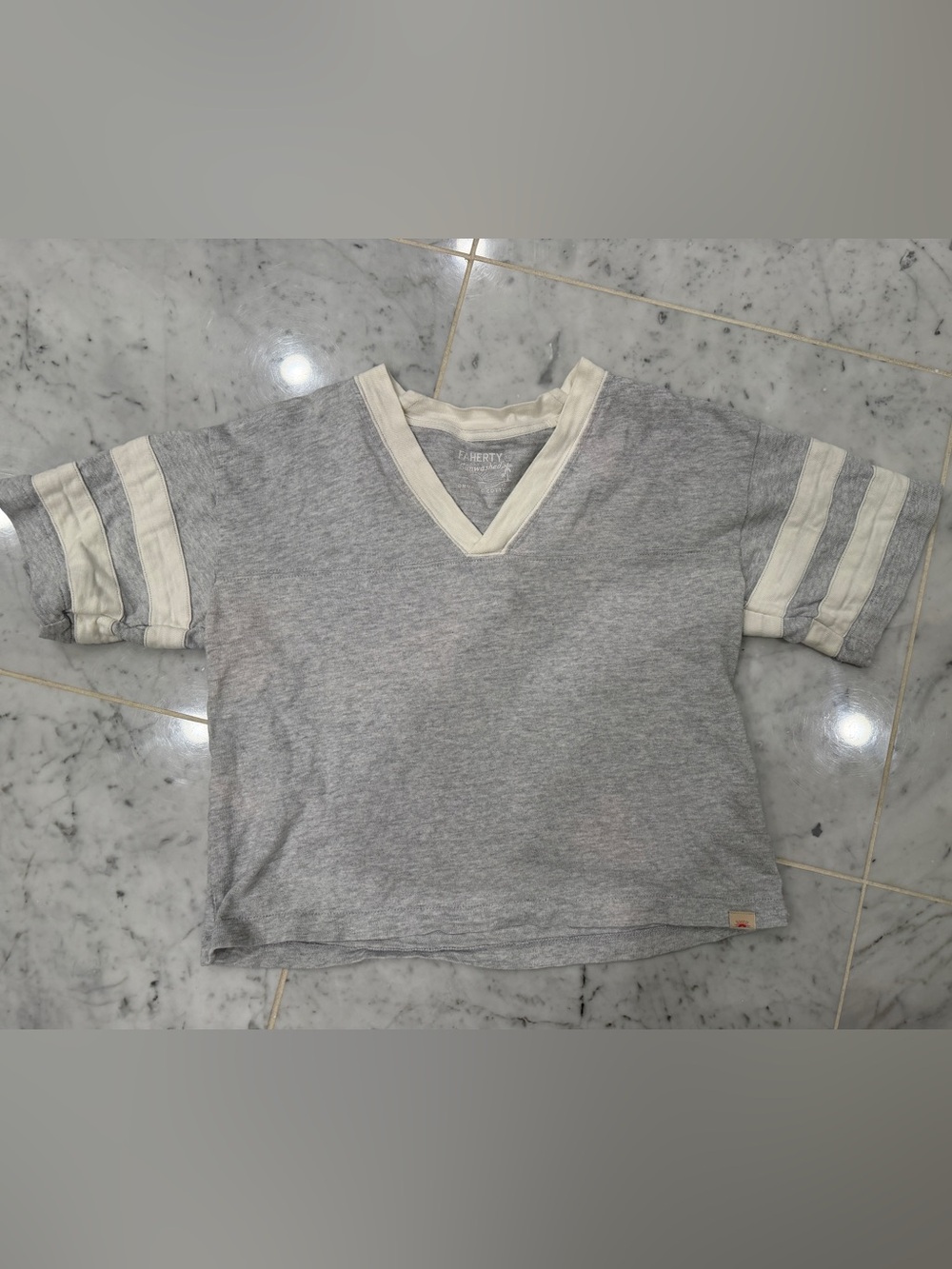 Faherty Heather Gray V-Neck Tee with Cream Trim